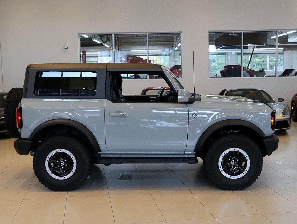 2022 Ford Bronco Base Big Bend Black Diamond Outer Banks Badlands Wildtrak photo 2