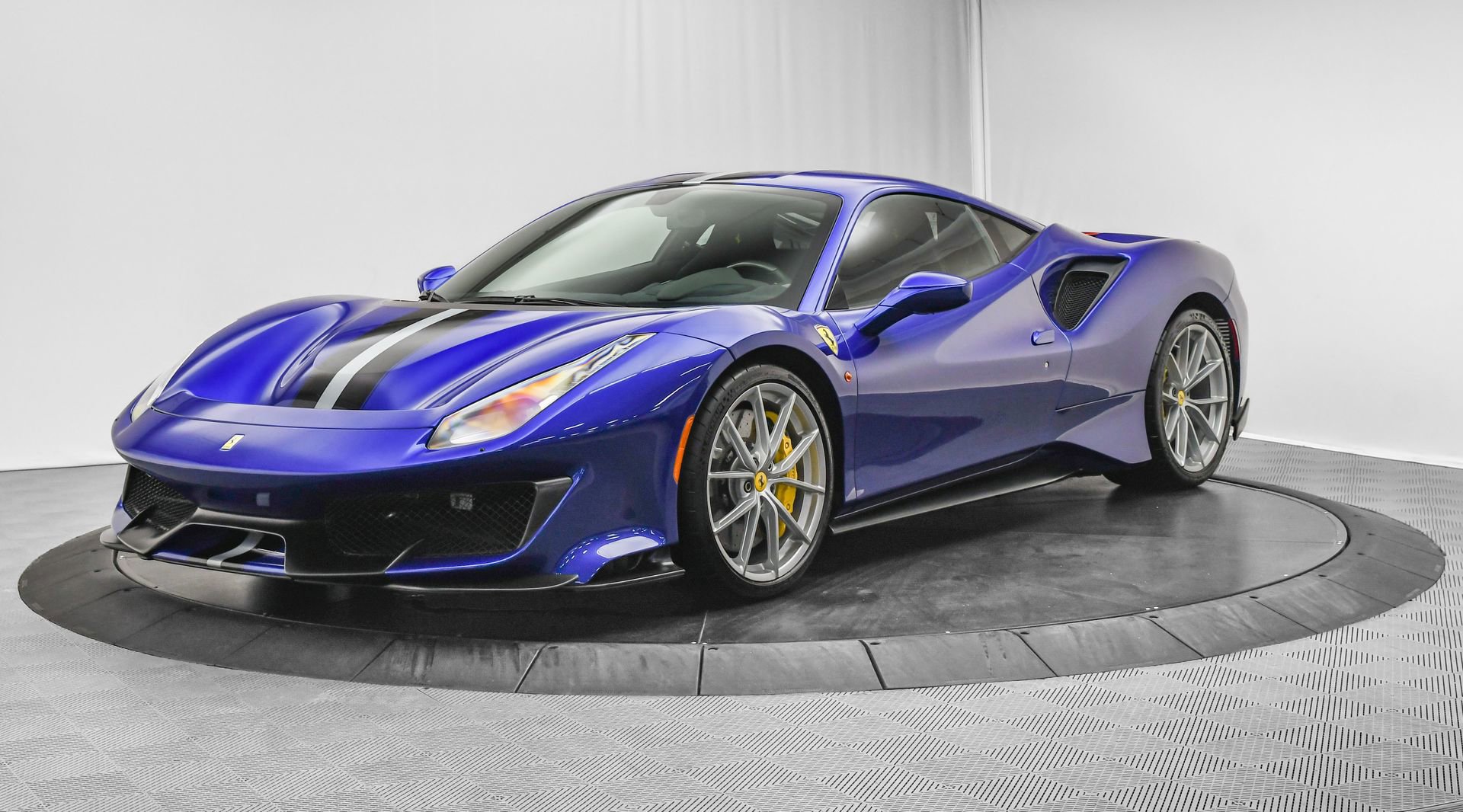 2017 Ferrari 488 GTB photo 22