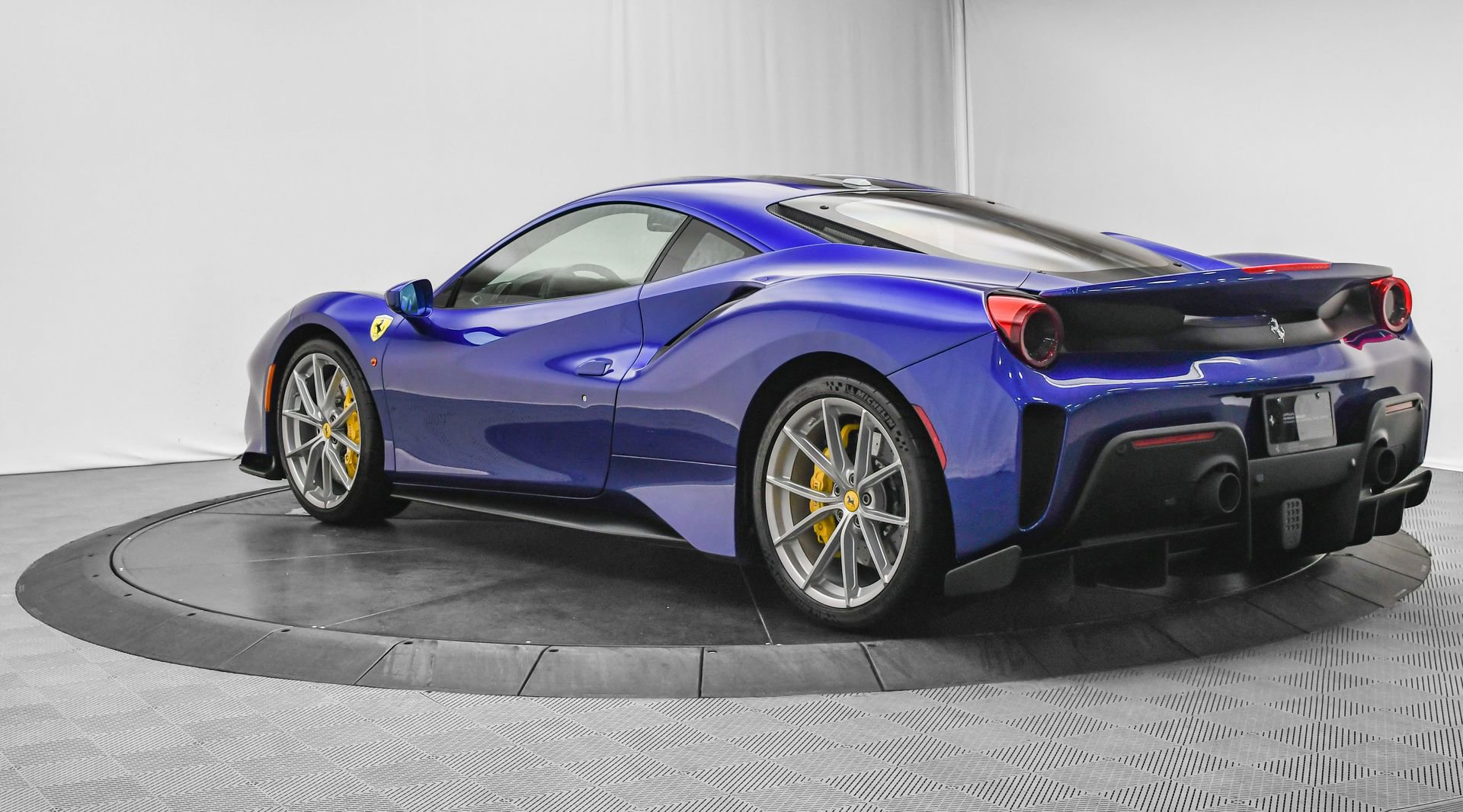 2017 Ferrari 488 GTB photo 24