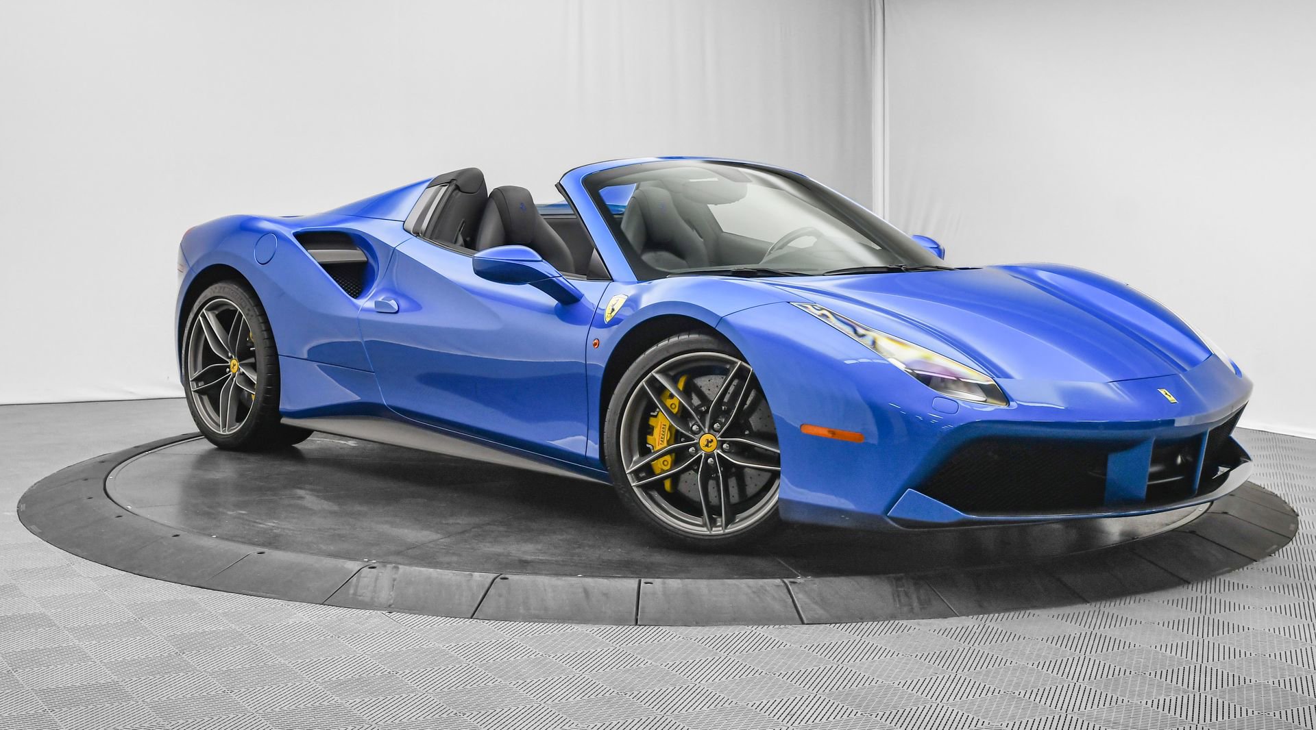2017 Ferrari 488 GTB photo 16