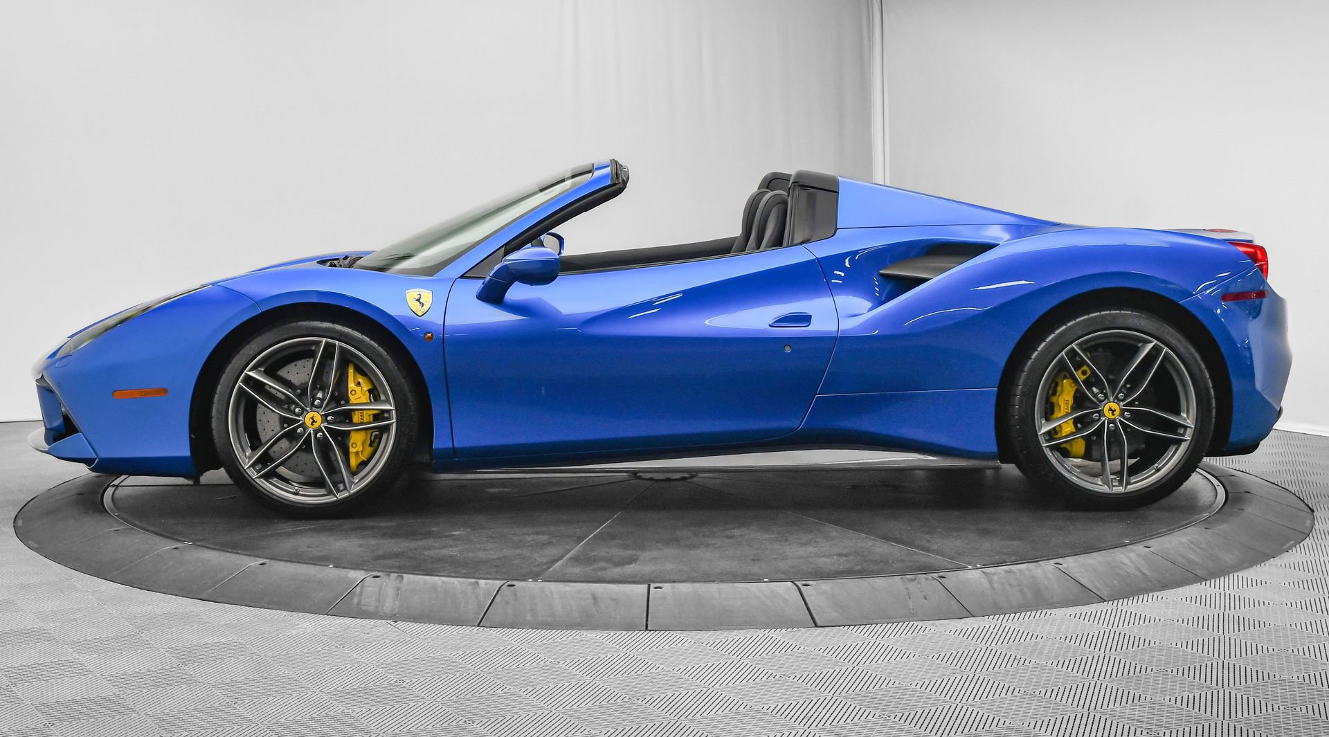 2017 Ferrari 488 GTB photo 19