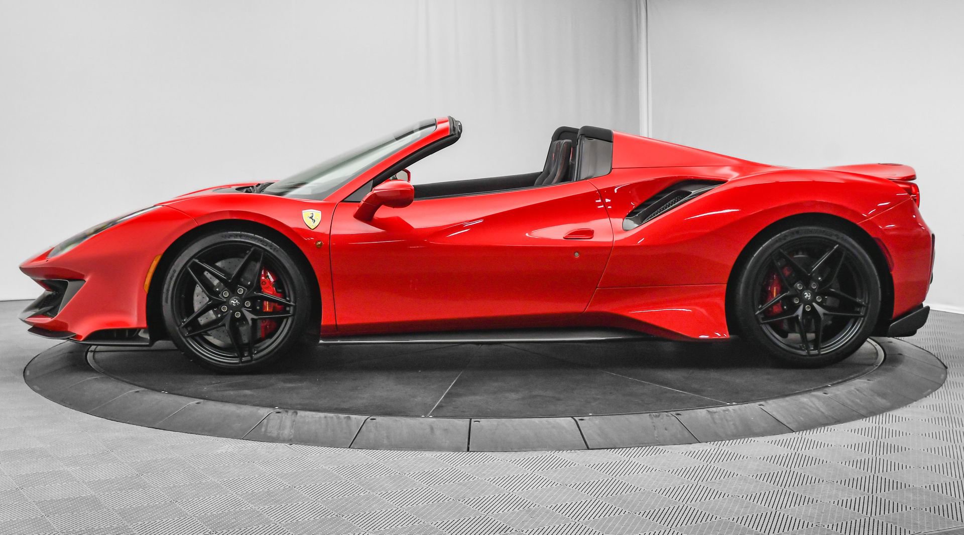 2017 Ferrari 488 GTB photo 13