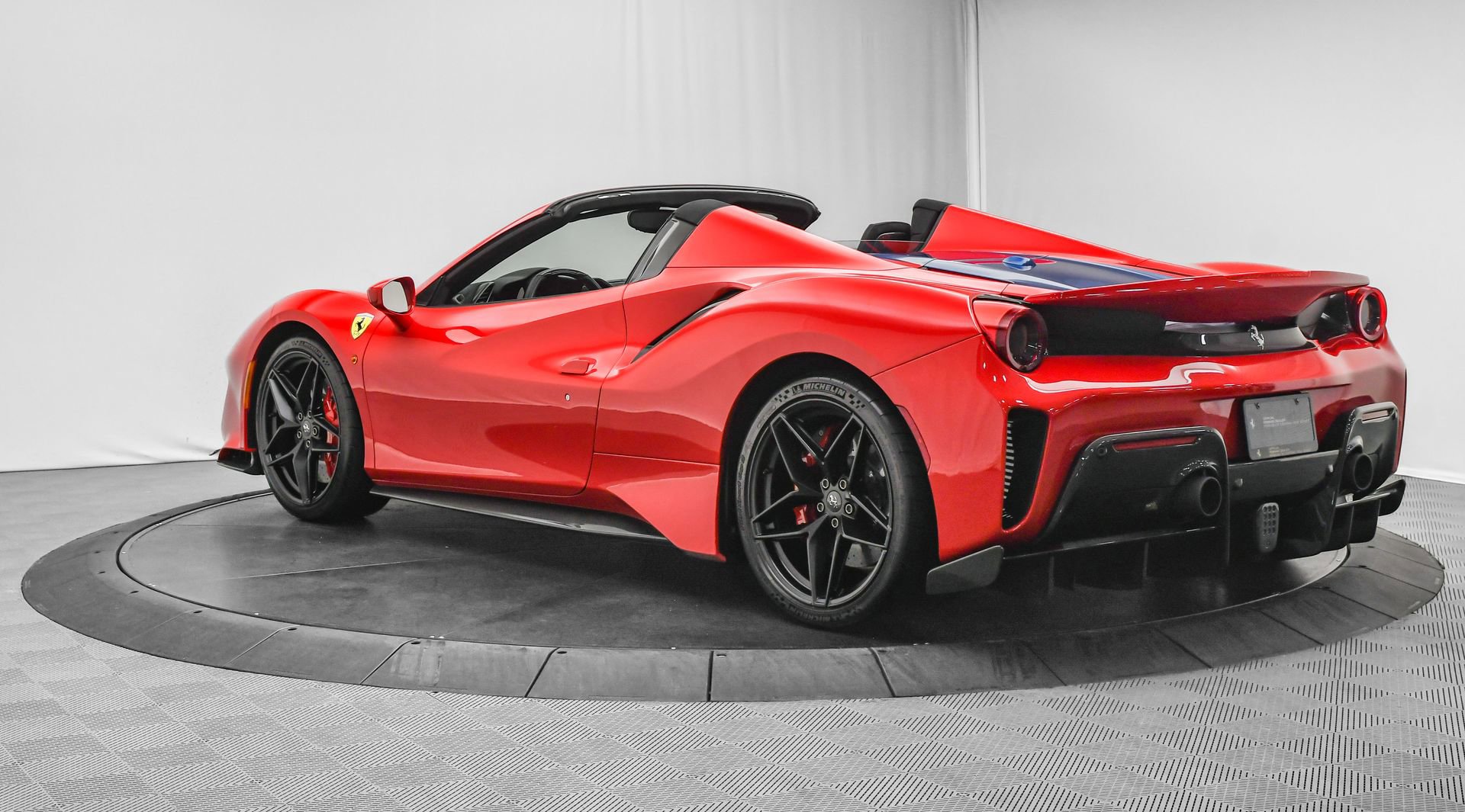 2017 Ferrari 488 GTB photo 14