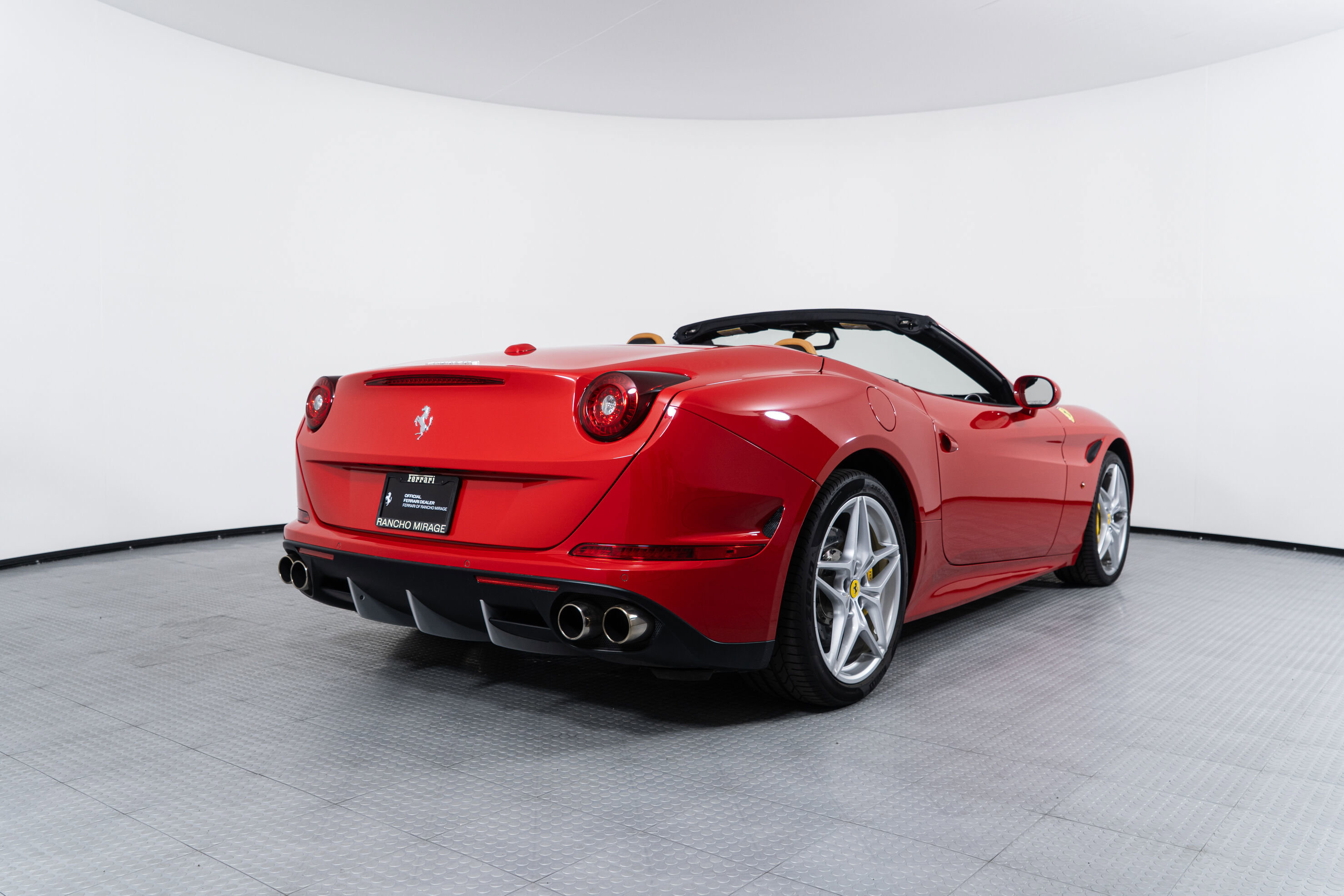2016 Ferrari California T photo 2