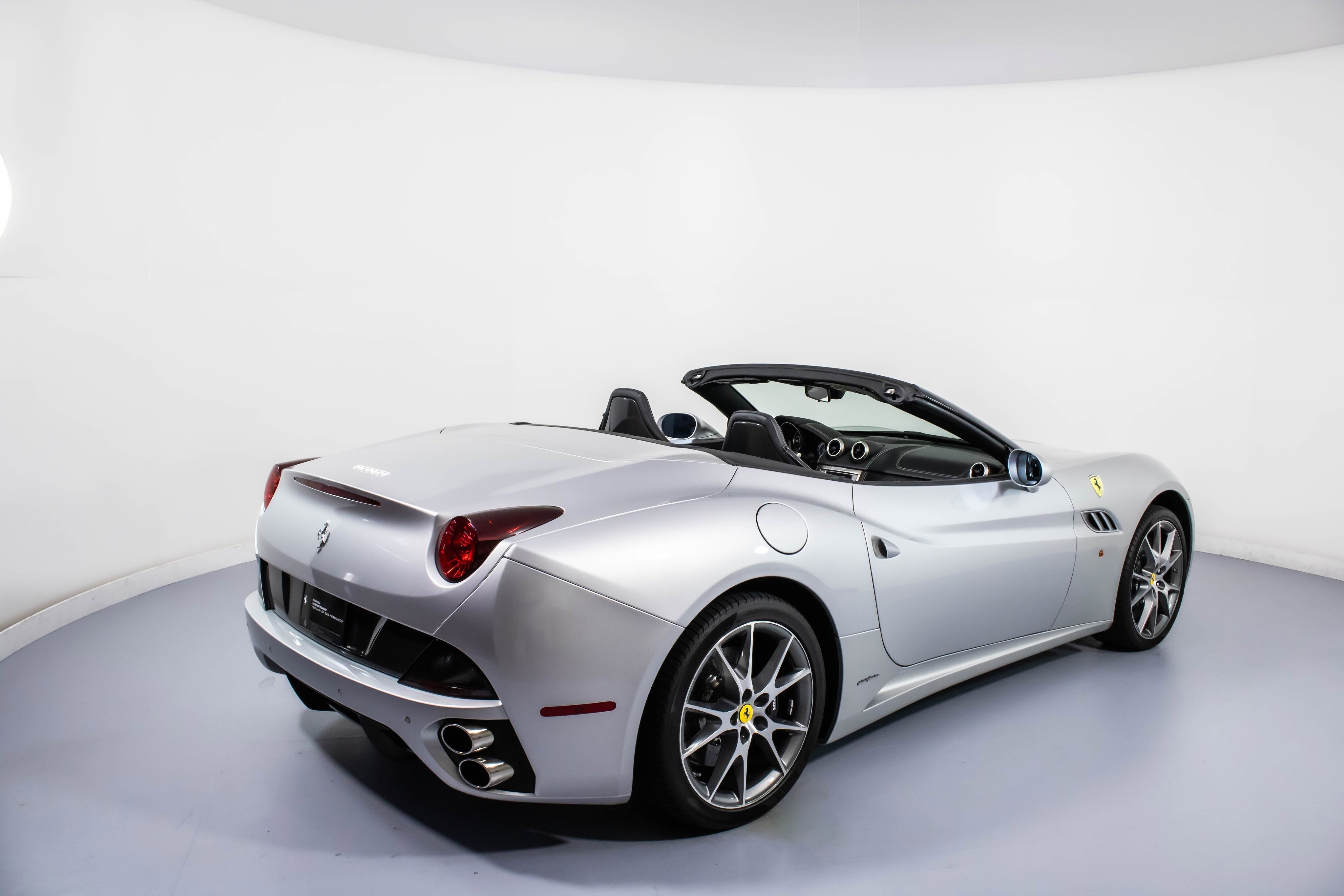 Одобренные Ferrari Ferrari California с пробегом в продаже возле вас в  городе США | Ferrari.com