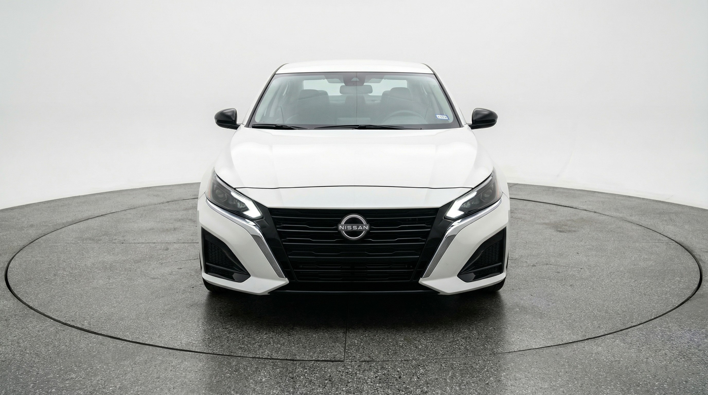 White 2025 Nissan Altima 2.5 SV FWD Sedan Front-Wheel Drive Automatic